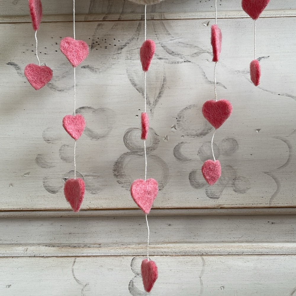 CRAFTSPRING HEARTS & CLOUD FELT MOBILE / ACCENT NWT - Picture 6 of 8